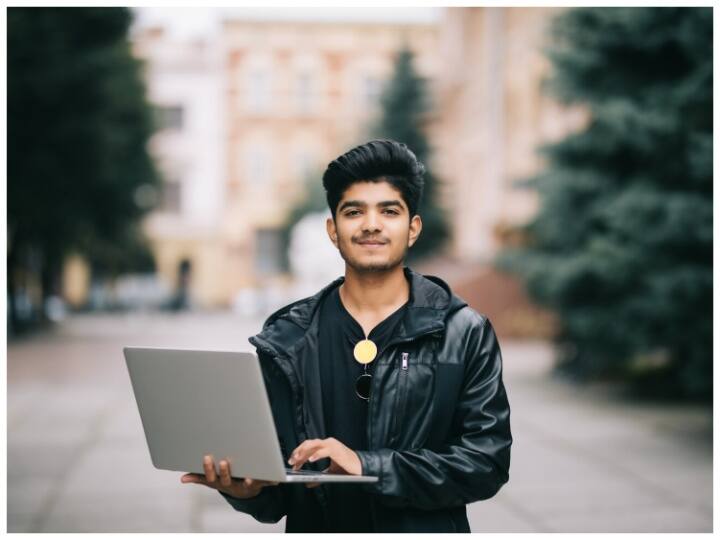 इस राज्य के छात्रों को अब 60 प्रतिशत अंक आने पर भी मिलेंगे लैपटॉप, 75 परसेंट मार्क्स का नियम हटा! MP Class 12 students to get free laptops while scoring 60 percent or above 75 percent marks criteria changed MP News इस राज्य के छात्रों को अब 60 प्रतिशत अंक आने पर भी मिलेंगे लैपटॉप, 75 परसेंट मार्क्स का नियम हटा!