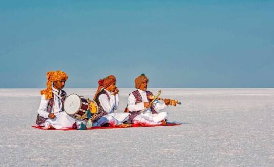 कच्छचा वारसा आणि संस्कृती देशात आणि जगभरात पोहोचावा म्हणून गुजरात पर्यटन विभागाने 'रण उत्सव' देखील सुूरू केला आहे.