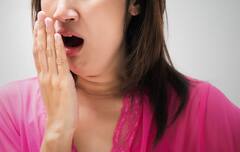 શું મોંની દુર્ગંધથી પરેશાન છો ? જાણો તેનું કારણ અને દૂર કરવાના ઘરેલું નુસખા