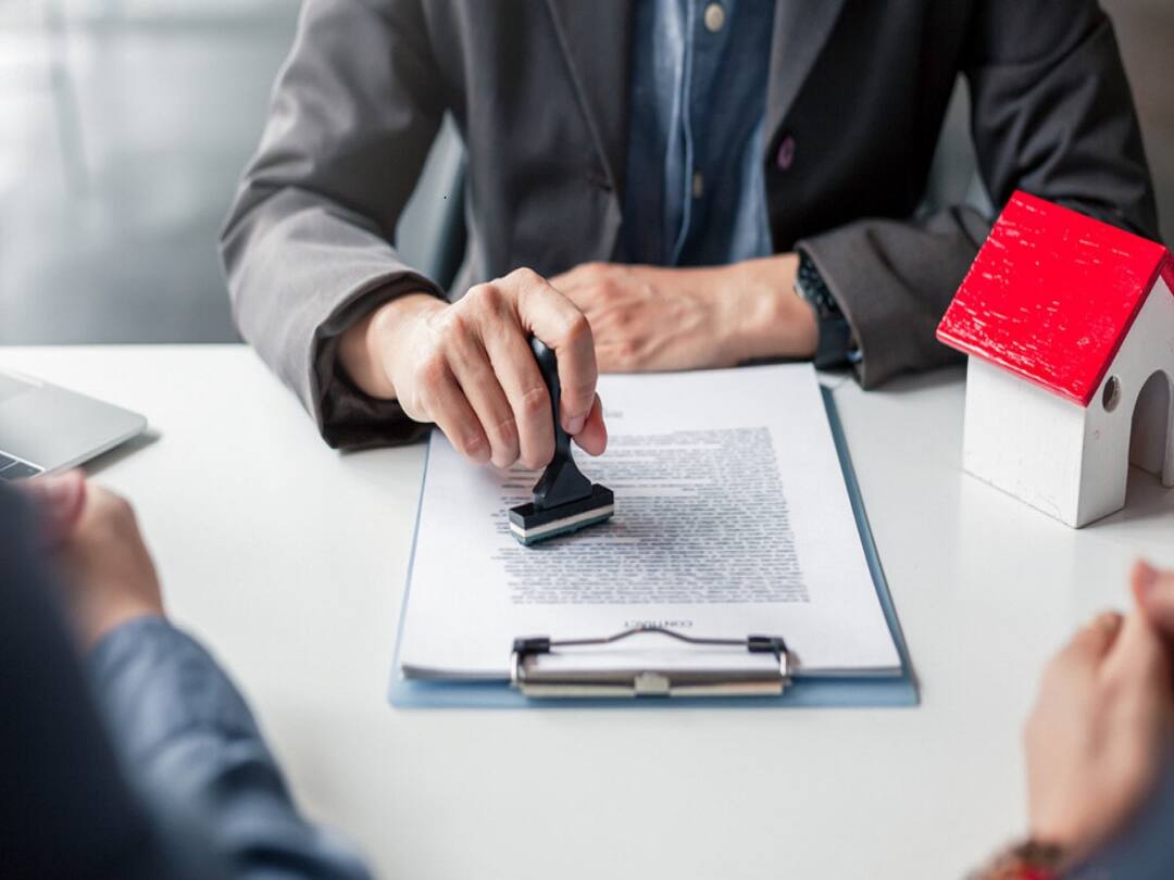 Registration Services Stopped Telangana Registration Services Stopped Due to Server Down Issue Telangana Registration Services: తెలంగాణలో ఆగిపోయిన రిజిస్ట్రేషన్లు, సర్వర్ డౌన్ సమస్యే కారణం!