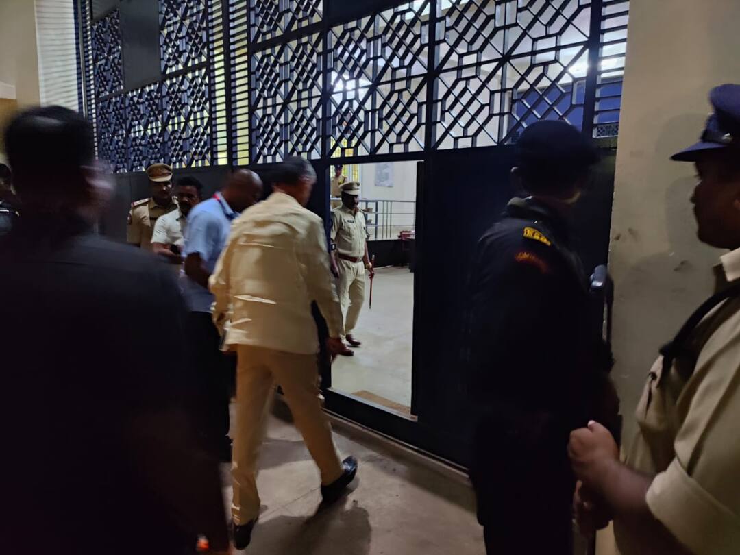 TDP Chief Chandrababu was taken to Rajahmundry Jail in the middle of the night and assigned 7691 In skill development case అర్ధరాత్రి రాజమండ్రి జైలుకు చంద్రబాబు- 7691 నెంబర్‌ కేటాయించిన అధికారులు