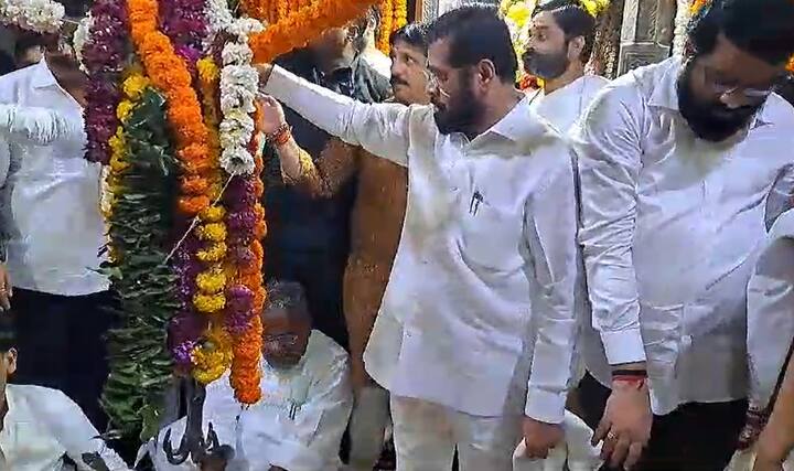 शेवटचा सोमवार असल्यानं भाविकांचीही मंदिरात मोठी गर्दी झाली होती.