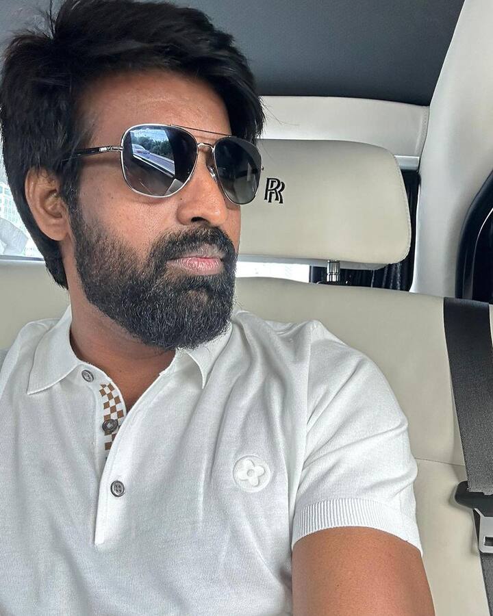 சிவகார்த்திகேயன் தயாரிப்பில் உருவாகும் ‘கொட்டுக்காளி’ எனும் படத்திலும் சூரி நடித்து வருகிறார். இப்படத்தின் ஃபர்ஸ்ட் லுக் வெளியாகி சூரியின் மீதான எதிர்ப்பார்பை எகிற வைத்தது.
