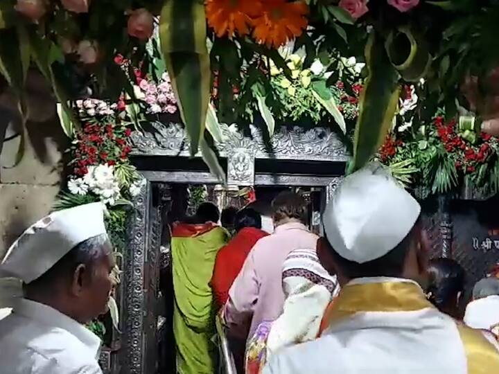 मंदिर परिसरात देवस्थान ट्रस्टच्या वतीने सी. सी. टी. व्ही कॅमेऱ्यांची नजर असणार आहे.