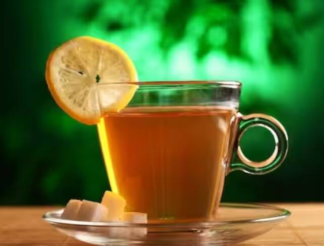 ਇਸ ਨੂੰ ਬਣਾਉਣ ਲਈ ਤੁਹਾਨੂੰ ਦੁੱਧ, ਪਾਣੀ, ਚਾਹ ਪੱਤੀ, ਅਦਰਕ ਅਤੇ ਚੀਨੀ ਦੀ ਜ਼ਰੂਰਤ ਹੈ।