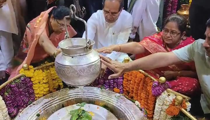 या निमित्त मंत्री राधाकृष्ण विखे पाटील यांनी भीमाशंकर मंदिराला भेट दिली.