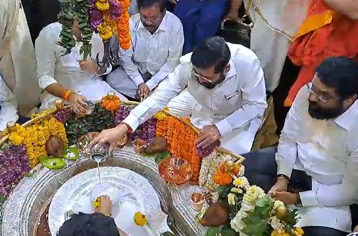 त्यात मुख्यमंत्री एकनाथ शिंदे आणि खासदार डॉक्टर श्रीकांत शिंदेंचाही समावेश होता.