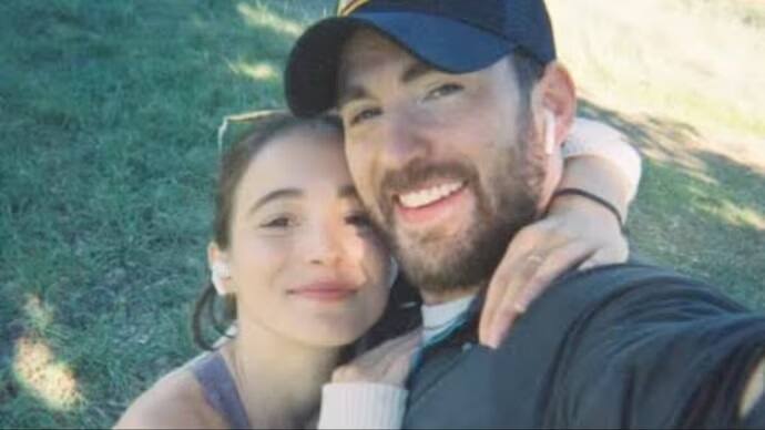 Chris Evans Wedding: chris evans married alba baptista in a private ceremony see latest pics viral Wedding: 'કેપ્ટન અમેરિકા'એ 16 વર્ષ નાની ગર્લફ્રેન્ડ સાથે કર્યા સિક્રેટ લગ્ન, જાણો કોણ છે એક્ટરની દુલ્હન ?