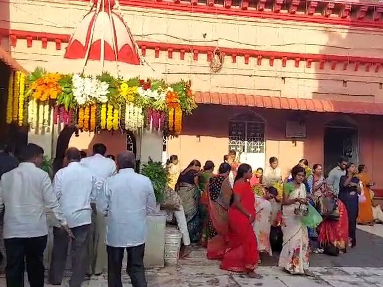 Shrawan Somwar 2023 Crowd Vaidyanath temple in Parli Shrawan Somwar