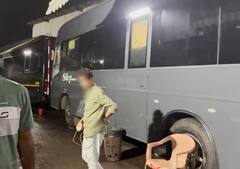 Tejasswi Prakash ने खुद सजाई है अपनी लग्जरी वैनिटी वैन, एक्ट्रेस ने वॉशरूम से लेकर बेडरूम की दिखाई Inside झलक