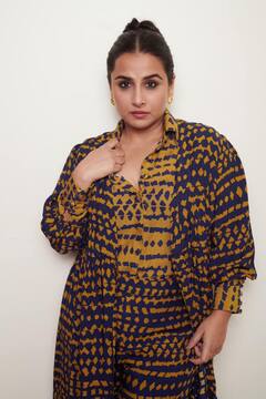 मनहूस कहकर इस बच्ची को नकारते थे लोग, फिर बॉलीवुड में खुद लिखी अपनी किस्मत, आज करती हैं बॉलीवुड पर राज..पहचाना ?