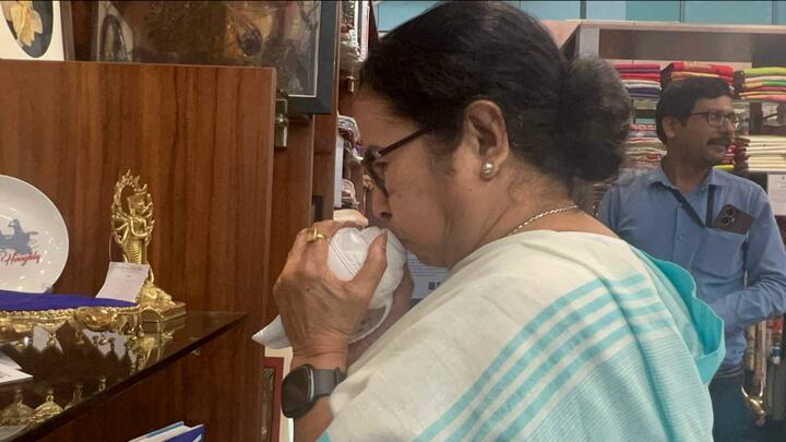 ১১ দিনের বিদেশসফর সেরে আগামী ২৩ সেপ্টেম্বর কলকাতায় ফিরবেন মমতা বন্দ্যোপাধ্যায়।