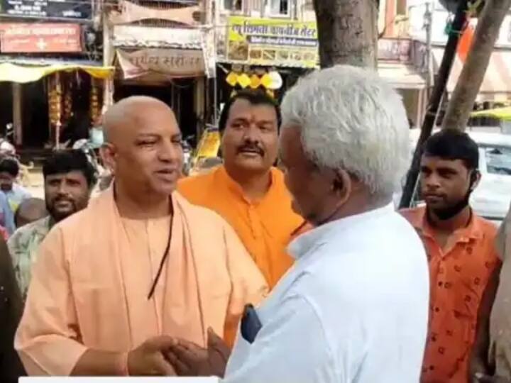 Indore: यूपी सीएम योगी आदित्यनाथ के आगमन से पहले इंदौर पहुंचे उनके हमशक्ल, चुनाव में उम्मीदवारी को लेकर कह गए ये बड़ी बात Yogi Adityanath Duplicate Vijendra Nath Yogi Reaches Indore Appeals poor class made candidates in MP Elections 2023 ANN Indore: यूपी सीएम योगी आदित्यनाथ के आगमन से पहले इंदौर पहुंचे उनके हमशक्ल, चुनाव में उम्मीदवारी को लेकर कह गए ये बड़ी बात