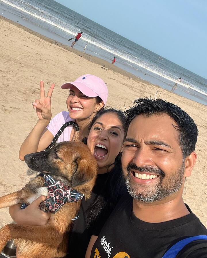 బ్యూటీ జాక్వెలిన్ ఫెర్నాండెజ్ సౌత్ ఆడియెన్స్ కు కూడా పరిచయమే. సాహోలో ప్రభాస్ తో కలసి స్టెప్పులేసింది... రారా రక్కమ్మా అంటూ సుదీప్ తో ఆడిపాడి మంచి క్రేజ్ దక్కించుకుంది.