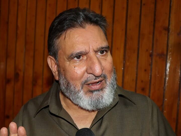 Apni Party has appointed former separatist leader Syed Muzaffar Rizvi as vice president Jammu Kashmir: पूर्व अलगाववादी नेता मुजफ्फर रिजवी को अपनी पार्टी ने बनाया उपाध्यक्ष, इमरान रजा बोले- हमारा भविष्य भारत के साथ