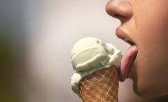 Health Tips: মন খারাপেও মুখ চলা বন্ধ হয় না! দুষ্টু খিদে ক্ষতি করে অনেক, যেভাবে আটকাবেন নিজেকে...