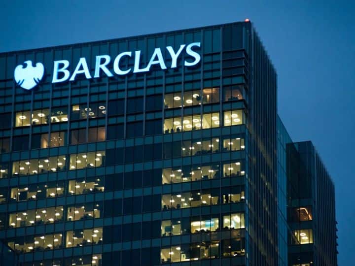 Barclays Bank is planning to lay off over 450 employee in UK To Increase efficiency Barclays Bank Lay Off: बार्कलेज बैंक यूके में करने जा रही कर्मचारियों की छंटनी, ट्रेड यूनियन कर रहे विरोध