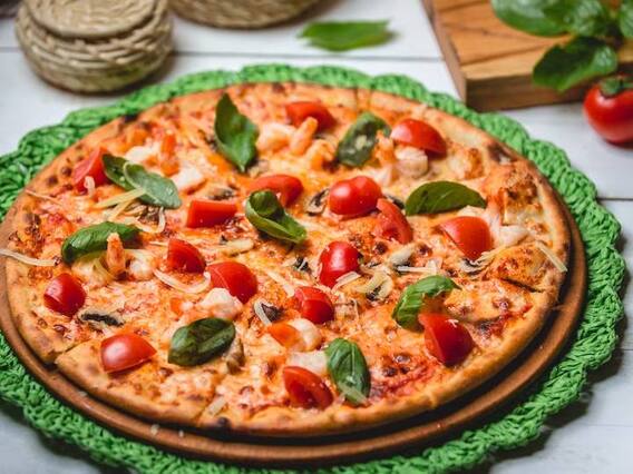 Watermelon Pizza Recipe: तरबूज से बने हेल्दी पिज्जा को अपने डाइट का हिस्सा बनाएं, बच्चों को खूब आएगा पसंद