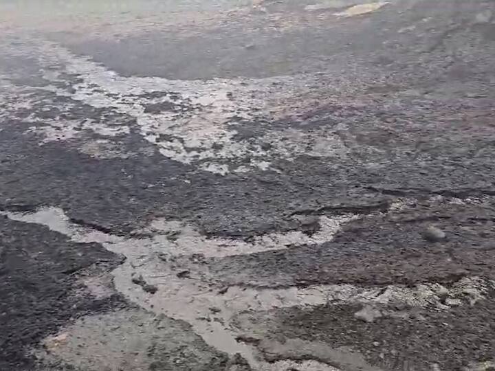 अग्निशमन दलाच्या जवानांना या आगीवर दोन तासानंतर पूर्णपणे नियंत्रण मिळवण्यात यश आलं आहे.