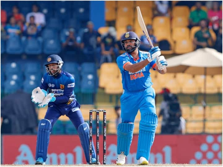 Asia Cup 2023 India give target 214 runs against Sri Lanka Super 4 Innings highlights R Premadasa Stadium Asia Cup 2023 : फिरकीच्या जाळ्यात टीम इंडिया, 213 धावांत संपला डाव, रोहितचे अर्धशतक