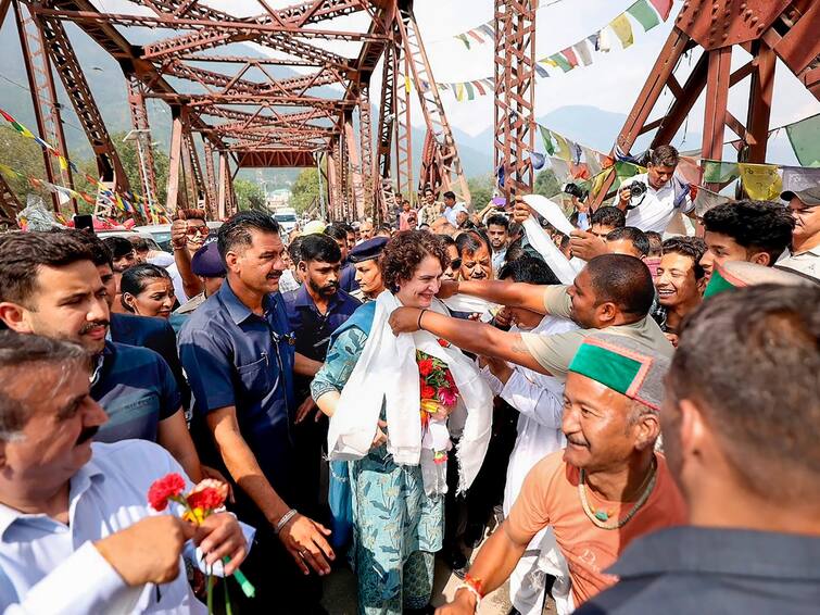 Himachal Pradesh Floods Priyanka Gandhi Visits Flood Hit Mandi And Kullu In Himachal Meets Affected Families Priyanka Gandhi Visits Flood-Hit Mandi & Kullu In Himachal, Meets Affected Families