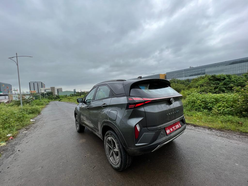 Tata Nexon Facelift खरीदने का इरादा हो तो पहले जान लीजिये, इसे लेना फायदे का सौदा होगा या घाटे का?