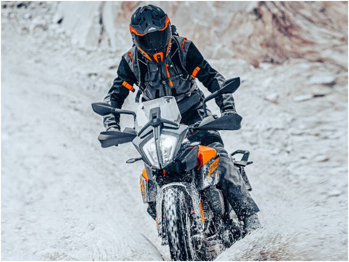 KTM launched their new generation 390 Duke bike in India rival TVS Apache RR 310 KTM 390 Duke: देखिए न्यू जनरेशन केटीएम 390 ड्यूक बाइक से जुड़ी पूरी डिटेल, टीवीएस आरटीआर 310 से है मुकाबला