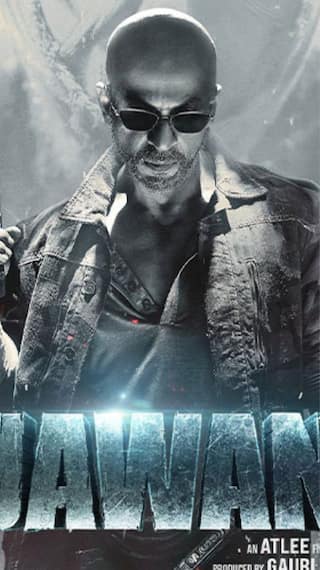 Shahrukh Khan के Fans ने Theatre में किया बवाल | ENT LIVE