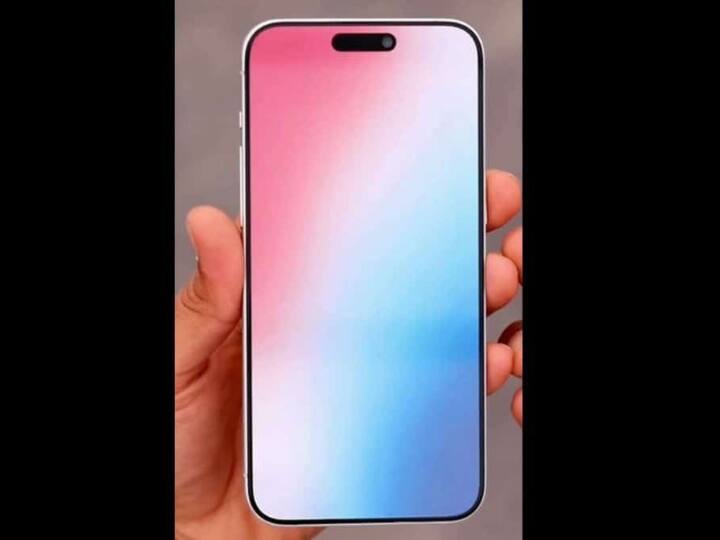 Lipo Display: कहा जा रहा है कि iPhone 15 Pro और iPhone 15 Pro Max में पतले बेज़ेल्स के साथ एक नया डिस्प्ले है. ऐसा नई OLED स्क्रीन मैन्युफैक्चरिंग टेक्नोलॉजी का उपयोग करके संभव हो पाया है जिसे लो-इंजेक्शन प्रेशर ओवर-मोल्डिंग या LIPO प्रक्रिया भी कहा जाता है. इस टेक्नोलॉजी से डिस्प्ले पैनल की मोटाई कम हो जाती है. ब्लूमबर्ग की एक रिपोर्ट में बताया गया है कि LIPO प्रक्रिया का यूज करके निर्मित नए डिस्प्ले ने बेज़ेल्स को 2.2 मिमी से घटाकर 1.5 मिमी कर दिया है जिससे कंपनी अधिक स्क्रीन रियल एस्टेट और एक ऑल-स्क्रीन आईफोन की पेशकश कर पाए.