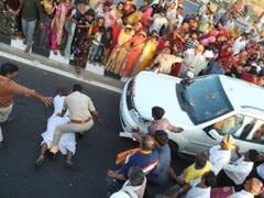 राजस्थान: बीजेपी की परिवर्तन यात्रा के काफिले की गाड़ी के आगे लेटा शख्स, रखी ये मांग