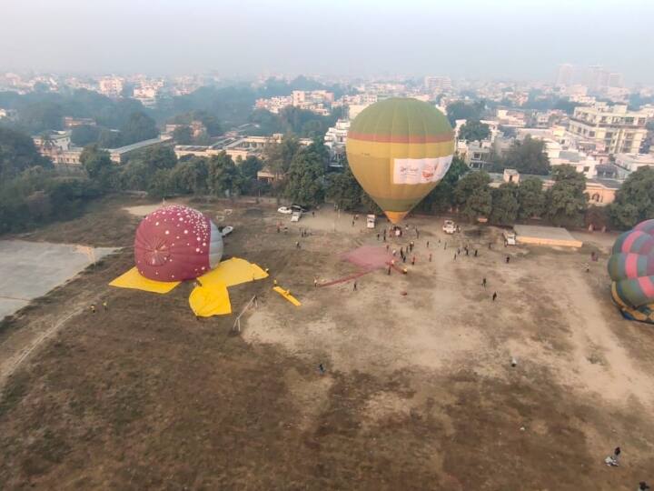 Varanasi Hot Air Balloon Festival: वाराणसी में अब नियमित हॉट एयर बैलून फेस्टिवल आयोजित होंगे. पर्यटन विभाग और वाराणसी विकास प्राधिकरण ने समझौते पर हस्ताक्षर किया है.