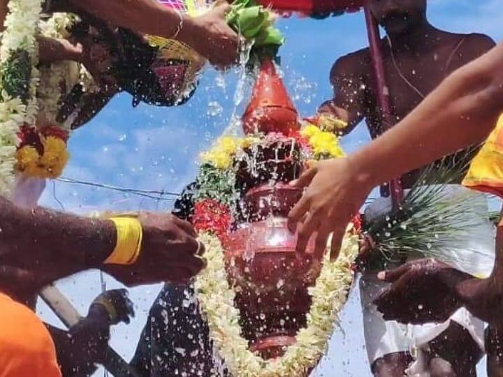 Karur Maha Mariamman temple Kumbabhishekam ceremony TNN குளித்தலை அருகே மகா மாரியம்மன் கோயில் கும்பாபிஷேக விழா கோலாகலம்