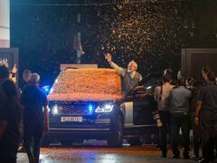 'फूल बरसाए और...', बीजेपी मुख्यालय पहुंचे पीएम मोदी तो यूं हुआ स्वागत