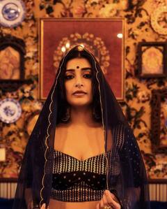 అందాల మీరా, మీరు అమృతం తాగారా? ఈ ఫొటోలు చూస్తే మీరూ అదే అంటారు!