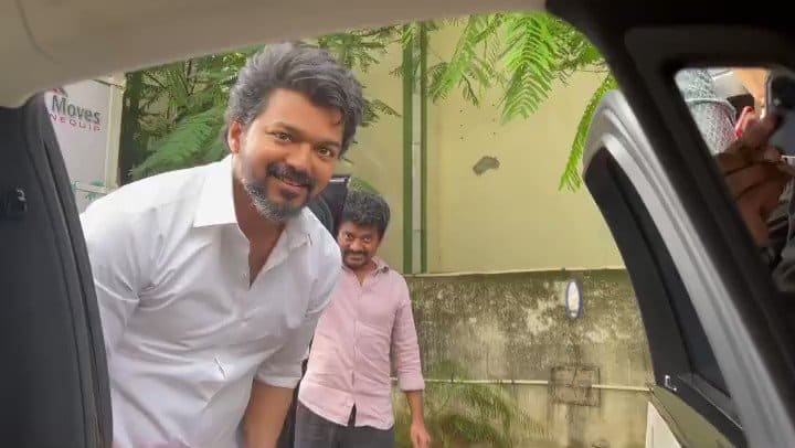 அஜித்திற்கு ஆட்டோ மொபைல்ஸ் மீது ஆர்வம் இருக்கிறது என ஊருக்கே தெரியும். ஆனால், விஜய்க்கும் அதில் ஆர்வம் இருக்கிறது என்பது பலருக்கும் தெரியாது.