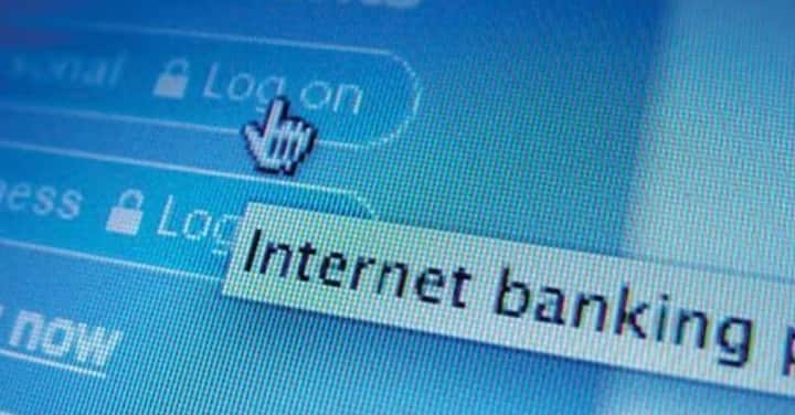 ઓનલાઈન પેમેન્ટ સંબંધિત મોટાભાગની એપ્સનો ઉપયોગ સ્માર્ટફોન દ્વારા જ થાય છે. સમય બચાવવા માટે તમે સ્માર્ટફોનમાં ઓટો લોગિનનો ઉપયોગ કરી શકો છો. પરંતુ જો તમારો સ્માર્ટફોન ખોવાઈ જાય અથવા ચોરાઈ જાય તો ઓટો લોગ ઈન તમારા માટે ખૂબ જ ખતરનાક સાબિત થઈ શકે છે. તેથી, અમે તમને ઓટો લોગિનનો ઉપયોગ ન કરવાની સલાહ આપીએ છીએ.