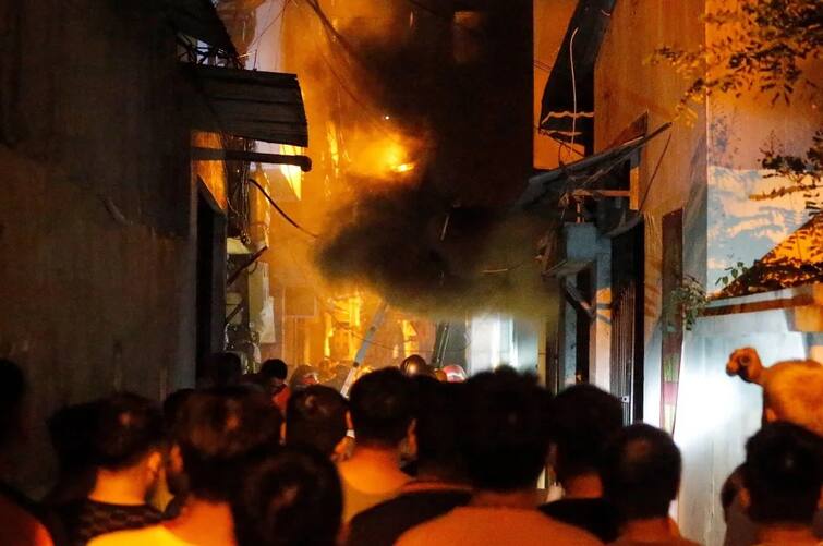 Vietnam Fire: વિયેતનામમાં બિલ્ડિંગમાં આગ લાગવાના કારણે 50 લોકો જીવતા સળગ્યા, 70 લોકોને બચાવાયા Vietnam Fire: At least 50 killed in ‘huge fire’ at apartment block in Vietnam’s Hanoi Vietnam Fire: વિયેતનામમાં બિલ્ડિંગમાં આગ લાગવાના કારણે 50 લોકો જીવતા સળગ્યા, 70 લોકોને બચાવાયા