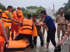 बाराबंकी में बारिश का कहर, हजारों लोग फंसे, हेल्प लाइन नंबर जारी, 36 घंटों से चल रहा रेस्क्यू ऑपरेशन