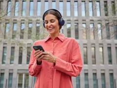 Safety Tips: હેડફોનનો વધુ ઉપયોગ કરો છો તો ધ્યાનમાં રાખો આ પાંચ વાતો, નહીં તો....