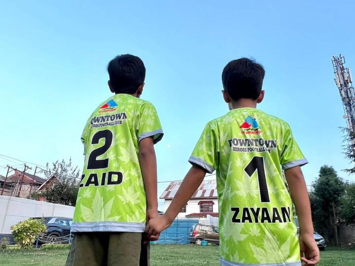 downtown heroes how a football club in kashmir srinagar makes change in the valley ann Jammu Kashmir: ड्रग्स की लत छोड़ी, अब फुटबॉल में हासिल कर रहे शोहरत...घाटी में ये तीन युवा बदल रहे तस्वीर