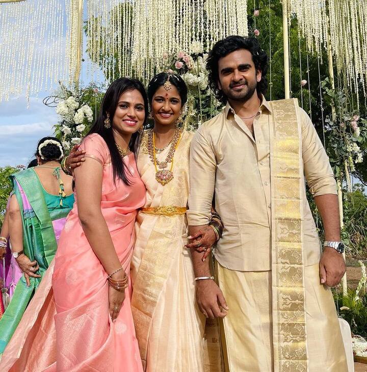 அக்கா ரம்யா பாண்டியனுடன் கீர்த்தி பாண்டியனும் அவரது கணவர் அசோக் செல்வனும்