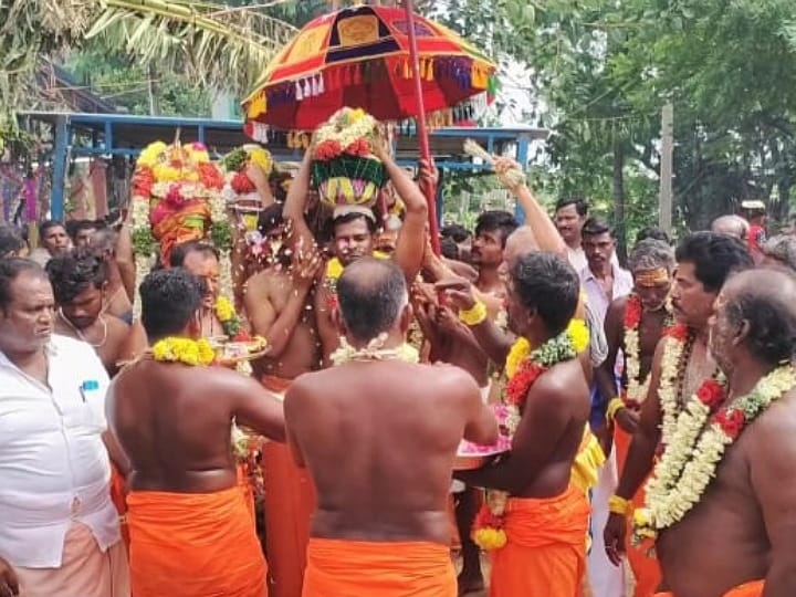 குளித்தலை அருகே மகா மாரியம்மன் கோயில் கும்பாபிஷேக விழா கோலாகலம்