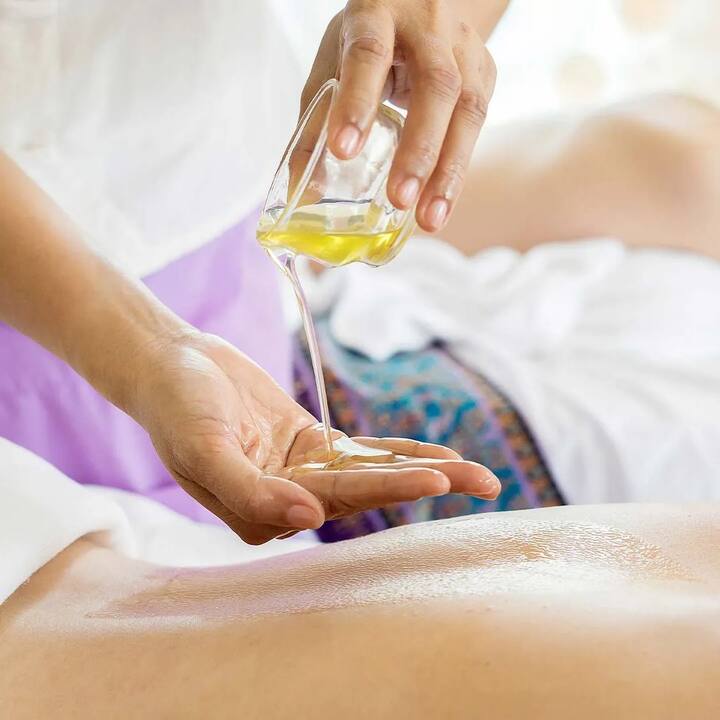 Oil Massage: ਕੀ ਤੁਹਾਨੂੰ ਵੀ ਰਾਤ ਨੂੰ ਨੀਂਦ ਨਹੀਂ ਆਉਂਦੀ, ਤਾਂ ਅਪਣਾਓ ਇਹ ਤਰੀਕਾ