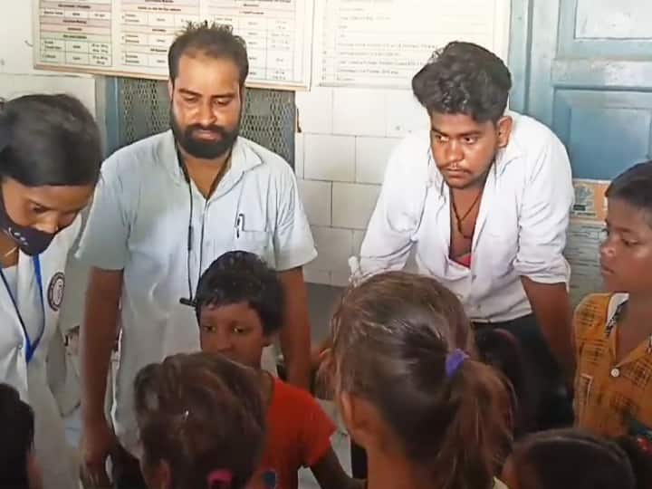 Bihar Stamarhi Lizard Found in MDM Many Children Fell Ill due to Mid Day Meal 5 in Critical Condition ann Bihar News: एमडीएम में निकली छिपकली, सीतामढ़ी में मध्याह्न भोजन खाने से कई बच्चे हुए बीमार, 5 की हालत गंभीर