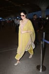 યલો ફ્લોરલ આઉટફિટમાં એરપોર્ટ પર સ્પોર્ટ થઇ Katrina Kaif, એક્ટ્રેસના સિમ્પલ લૂકના દિવાના થયા ફેન્સ