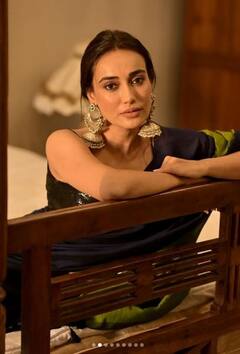 Surbhi Jyoti: ਬਲੈਕ ਸਾੜ੍ਹੀ ਪਹਿਨ ਬੇਹੱਦ ਖੂਬਸੂਰਤ ਦਿਖੀ ਸੁਰਭੀ ਜੋਤੀ, ਕਿਲਰ ਅੰਦਾਜ਼ ਦੇਖ ਫੈਨਜ਼ ਹੋਏ ਬੇਕਾਬੂ