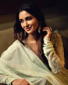 Nikita Photos: એમ્બ્રૉઇડરી વાળા ડ્રેસમાં સુંદર પરી જેવી લાગી નિકિતા દત્તા, ટ્રેડિશનલ લૂક સોશ્યલ મીડિયા પર વાયરલ