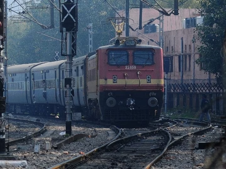 MP News Amravati to Jabalpur Amravati Express reach Jabalpur one hour before the scheduled time ANN MP Train Alert: अमरावती से जबलपुर की रेल यात्रा के समय में एक घंटे की कटौती, यहां जानें पूरा शेड्यूल