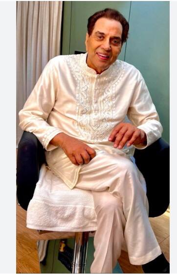 ਧਰਮਿੰਦਰ ਦੇ ਬਿਮਾਰ ਹੋਣ ਤੇ ਸਾਹਨੇਵਾਲ 'ਚ ਵੰਡੇ ਗਏ ਲੱਡੂ, ਜਾਣੋ ਸੱਚਾਈ...