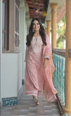 Surbhi Jyoti PHOTO: દેશી લુકમાં સુરભી જ્યોતિએ લૂંટી મહેફીસ, જુઓ અભિનેત્રીની સુંદર તસવીરો